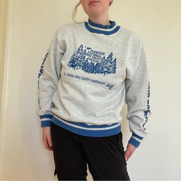🌼Vintage Cross Country Sweatshirt - Picture 3 of 9